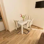 Matanovi Dvori Apartment Makarska