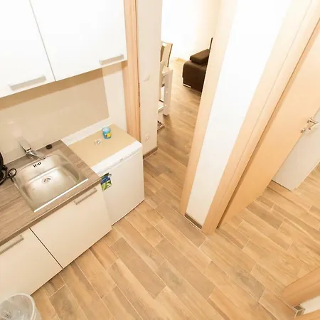 Matanovi Dvori * Makarska