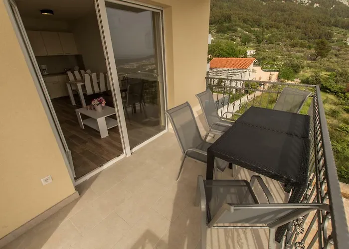 Matanovi Dvori Makarska